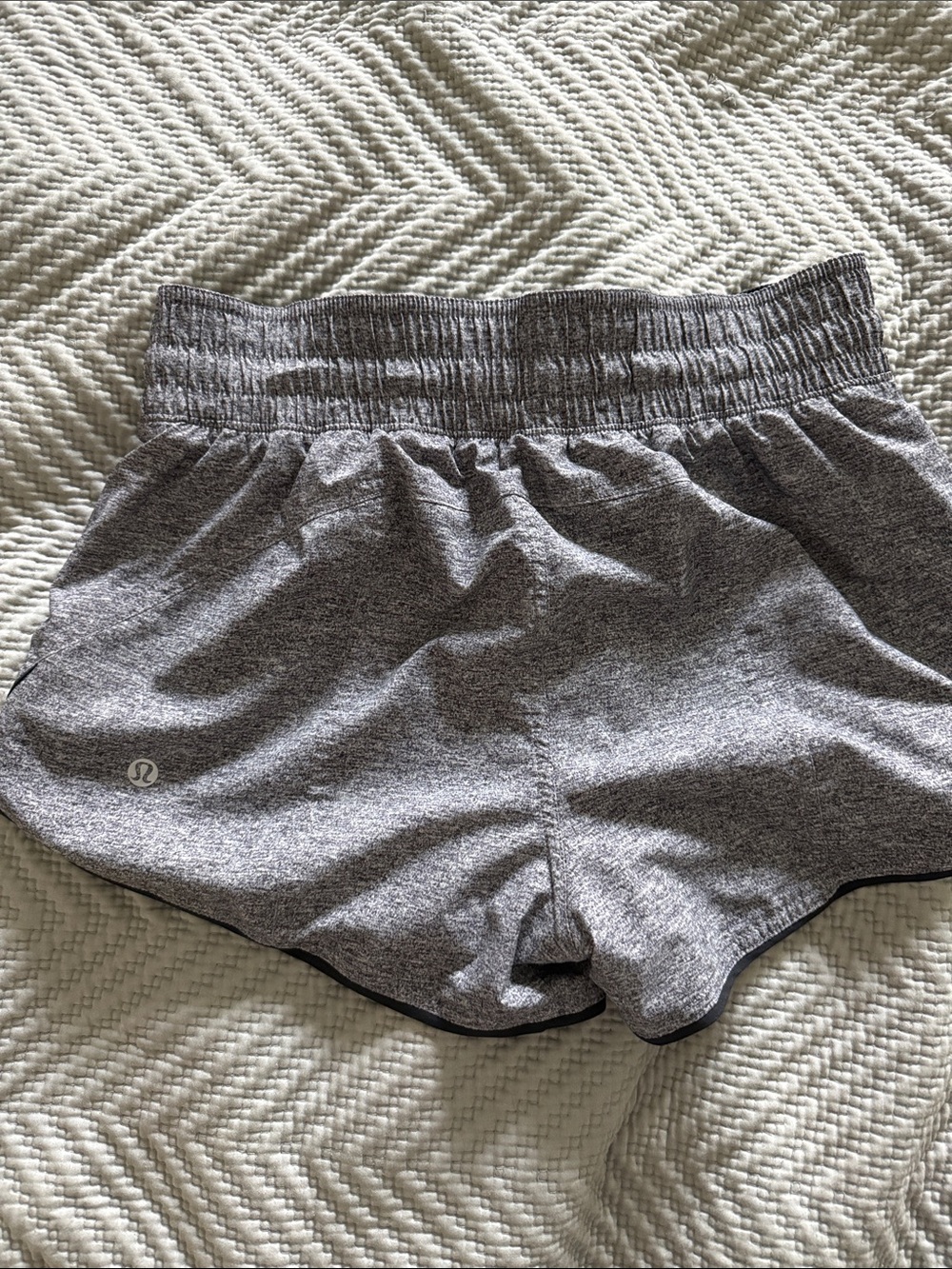 lululemon reversible grey and black size 6 shorts - Picture 2 of 5